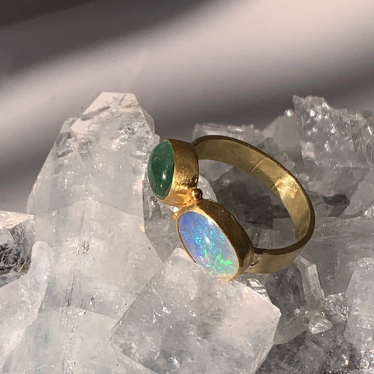 Emerald, Opal 22k, 18k Gold Ring